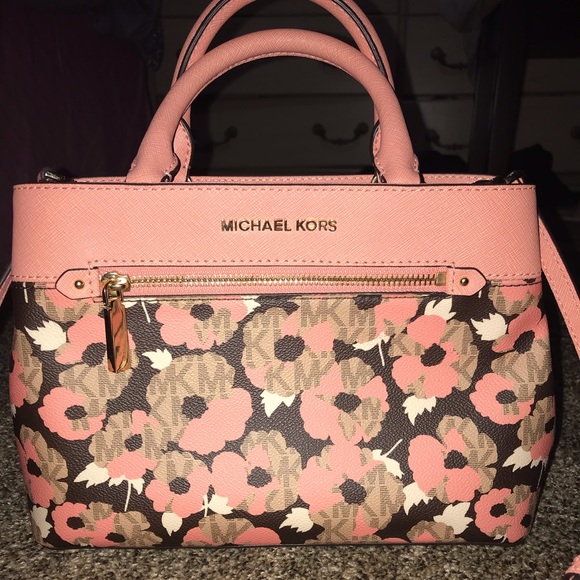 Michael Kors Handbags - Michael Kors Pocketbook